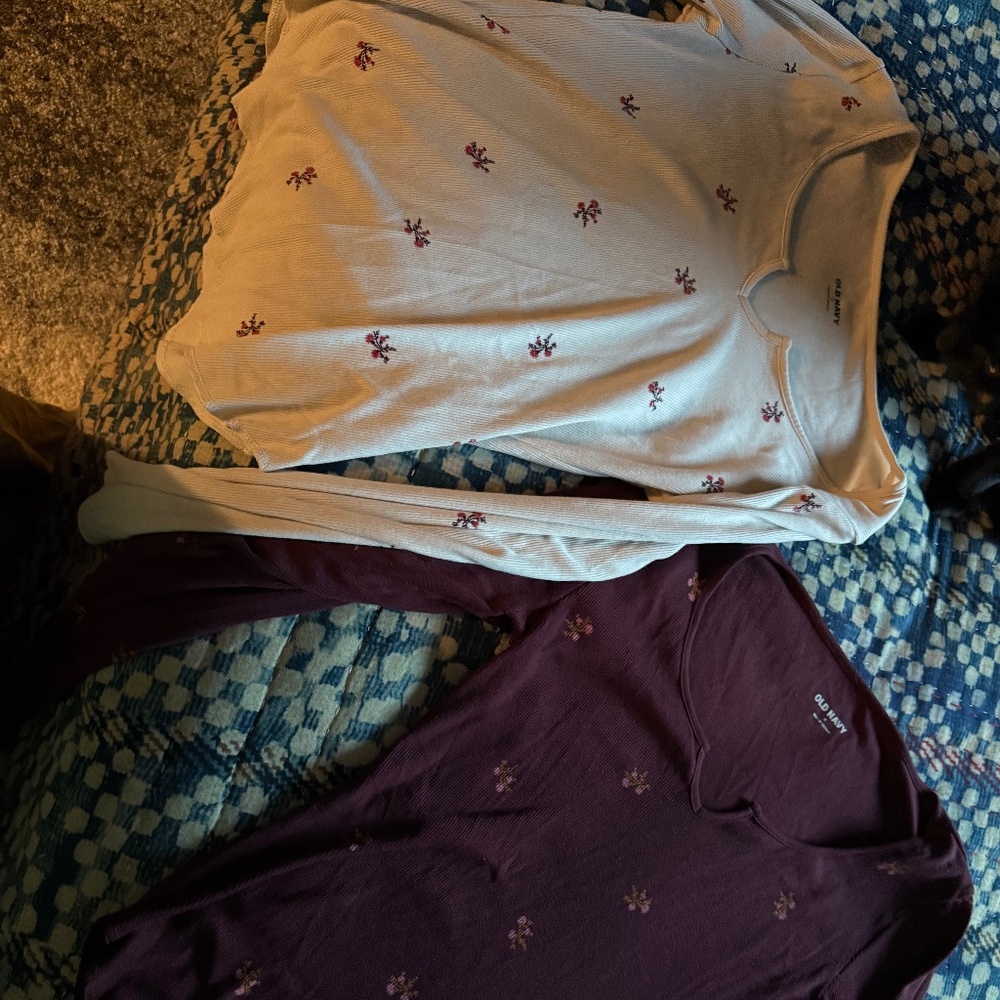 Old navy Comfy ribbed tees!